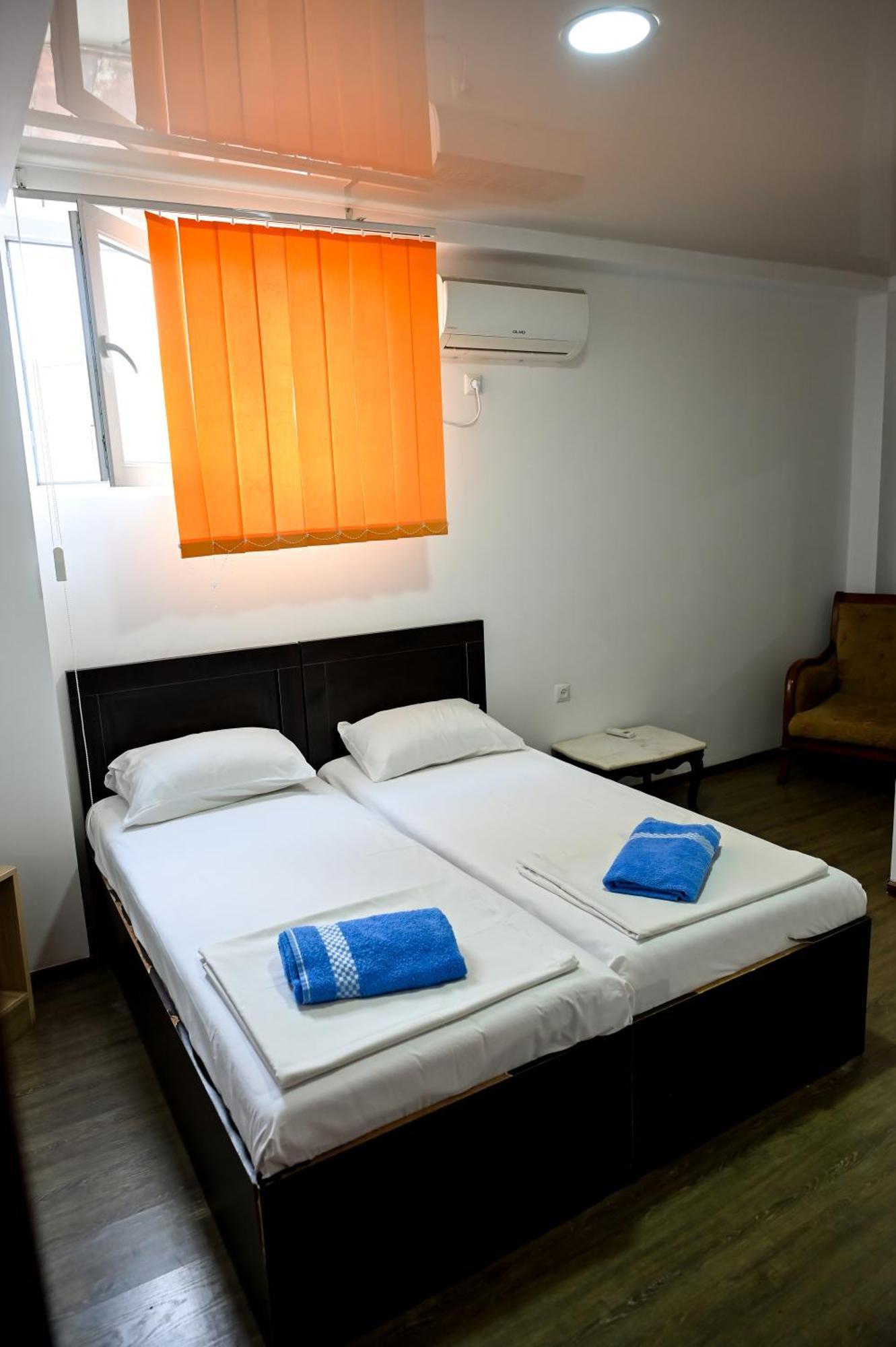 Starhostel Кутаїсі Екстер'єр фото
