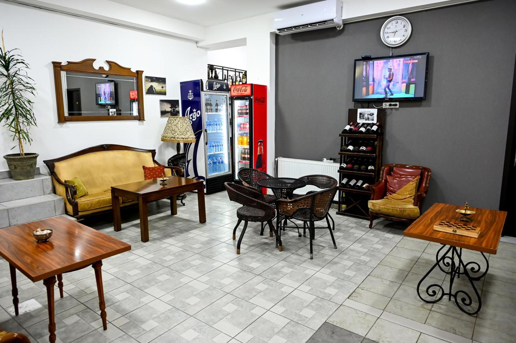 Starhostel Кутаїсі Екстер'єр фото