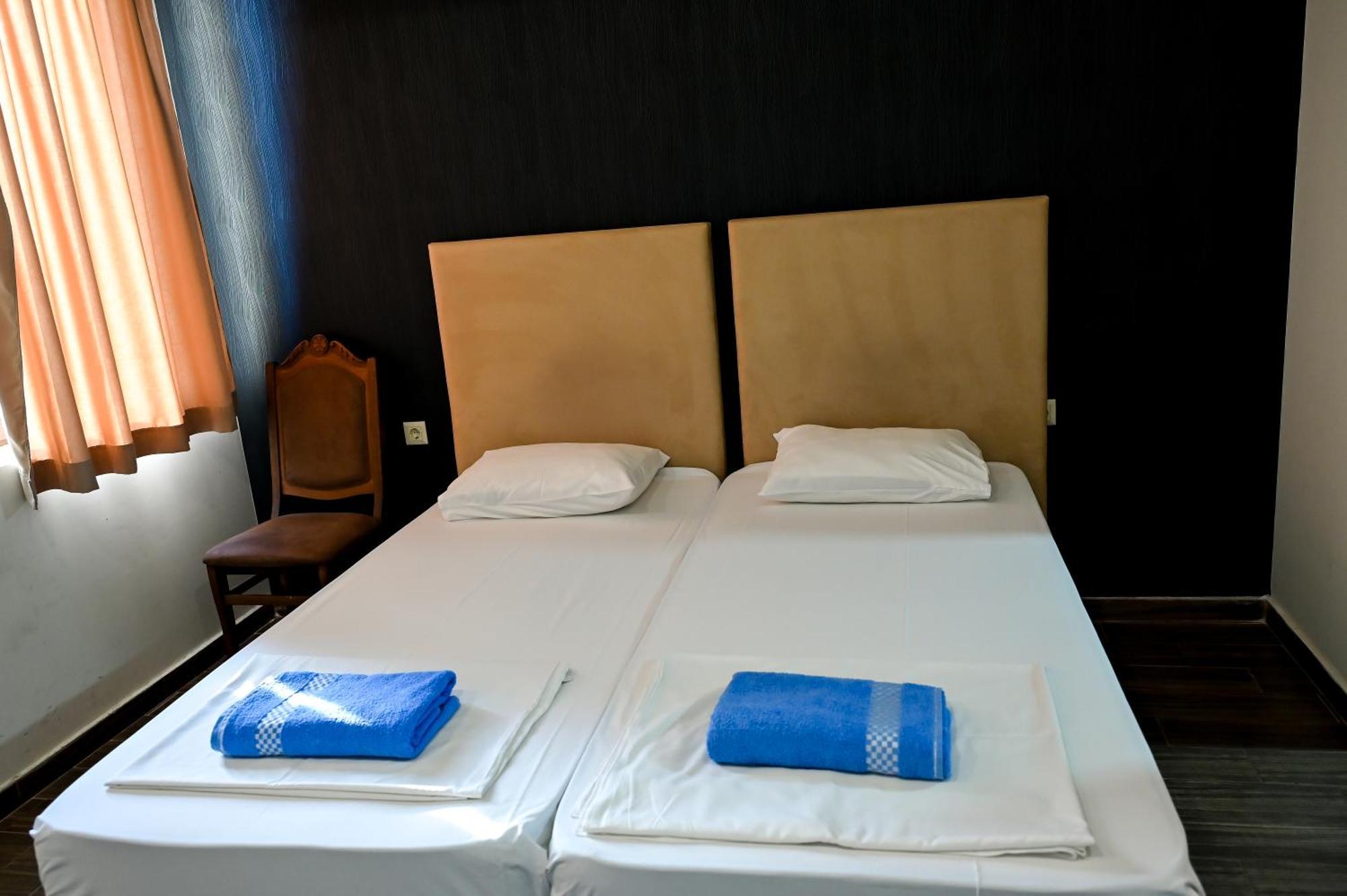 Starhostel Кутаїсі Екстер'єр фото