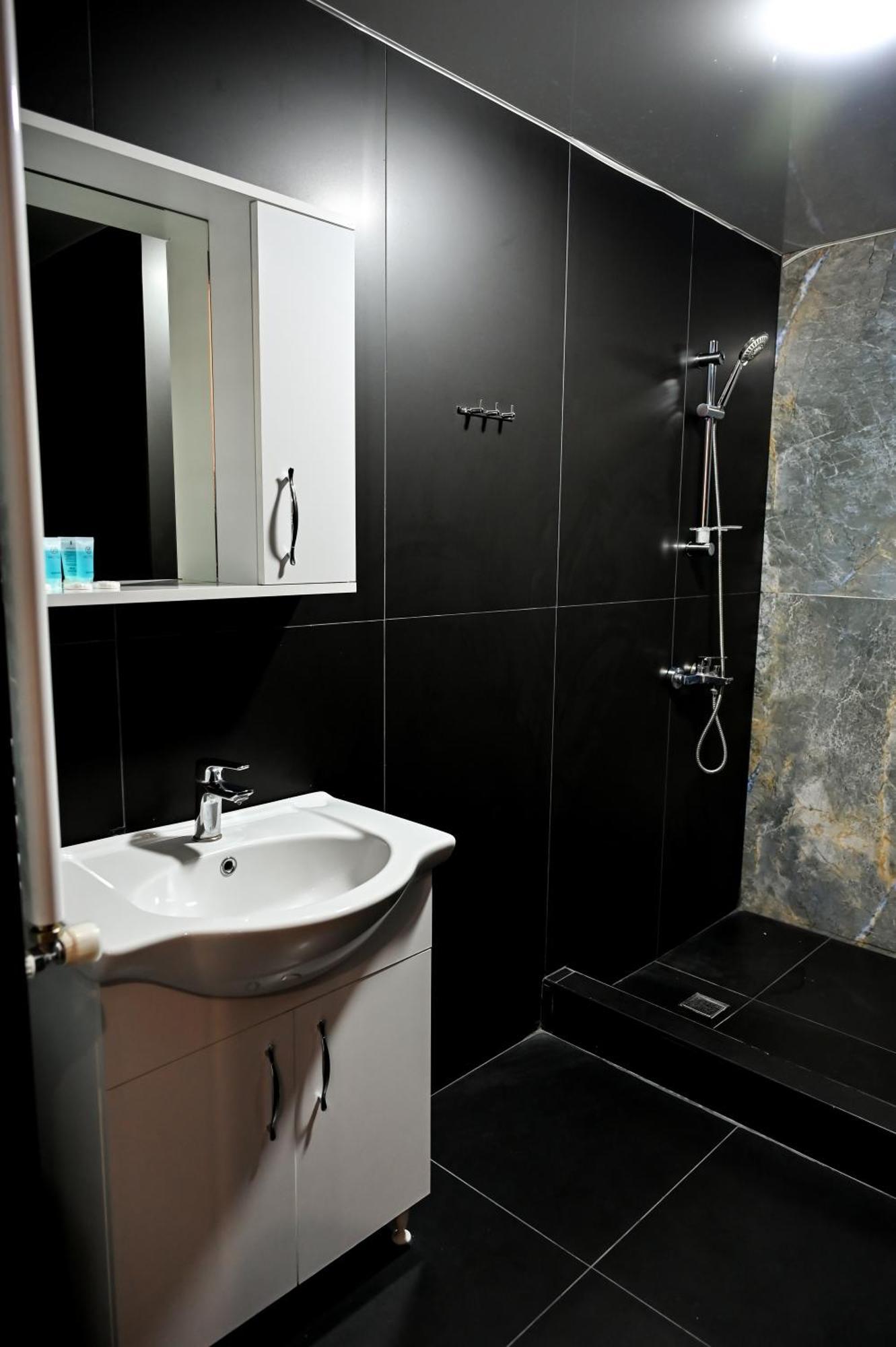 Starhostel Кутаїсі Екстер'єр фото