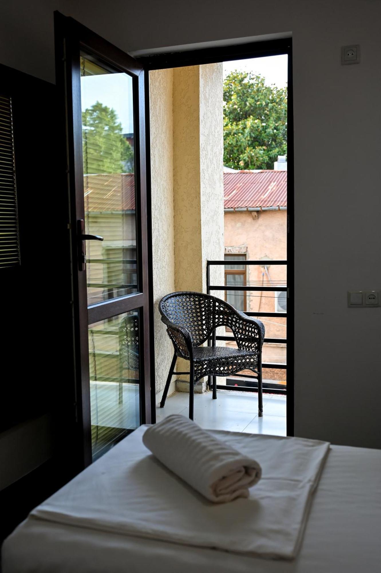 Starhostel Кутаїсі Екстер'єр фото