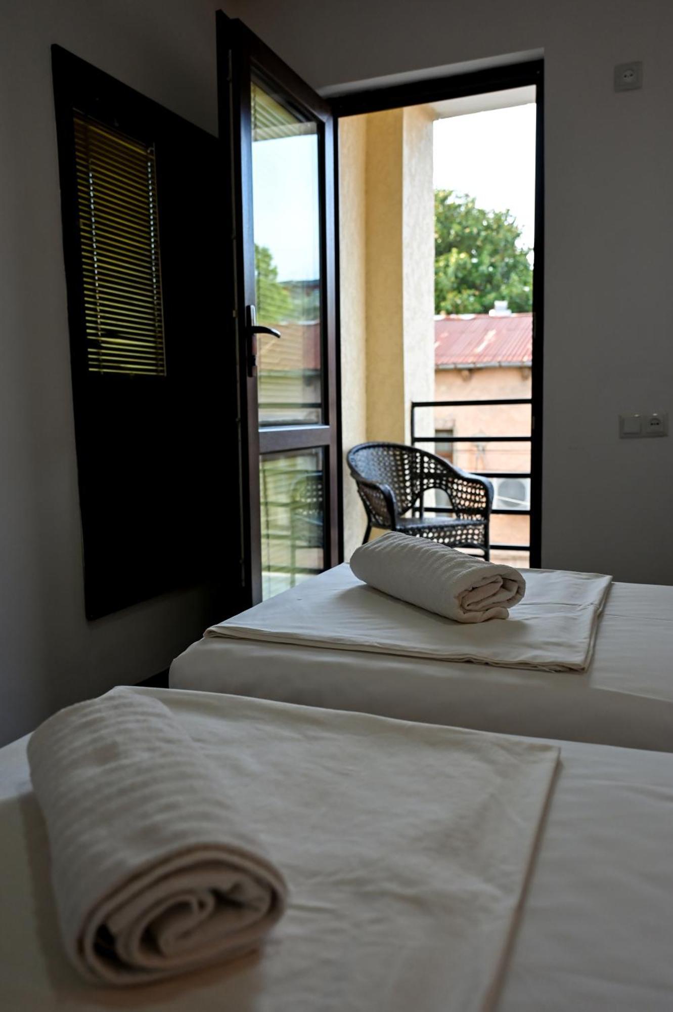 Starhostel Кутаїсі Екстер'єр фото