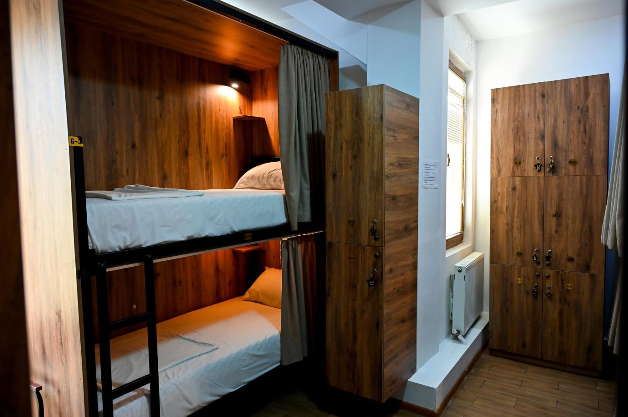 Starhostel Кутаїсі Екстер'єр фото