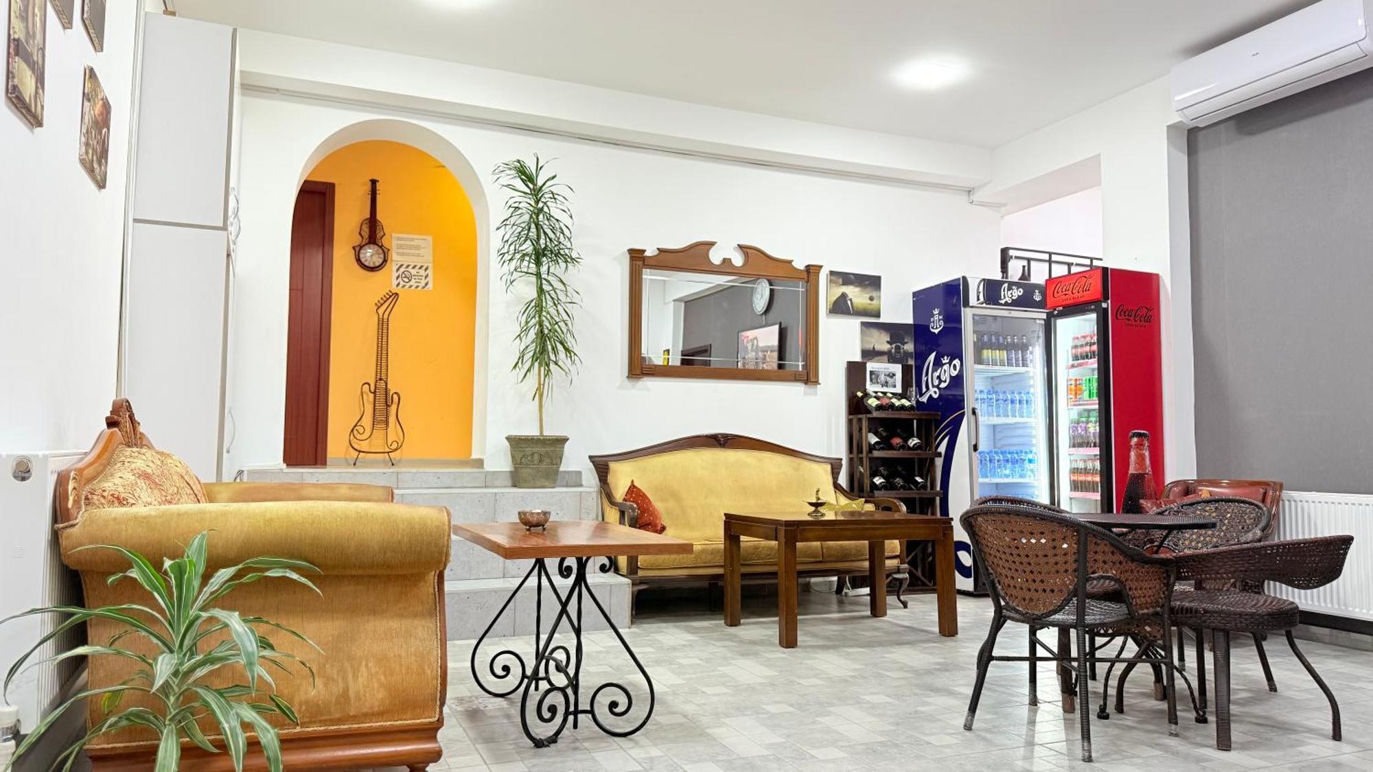 Starhostel Кутаїсі Екстер'єр фото