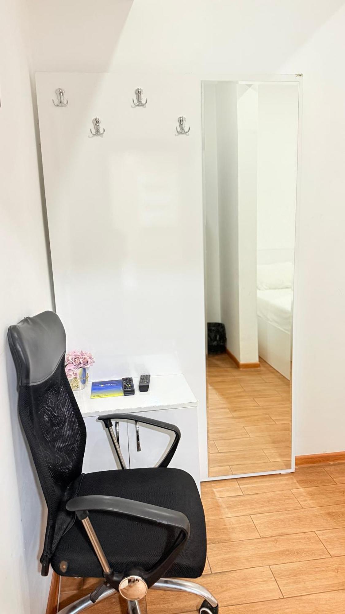 Starhostel Кутаїсі Екстер'єр фото
