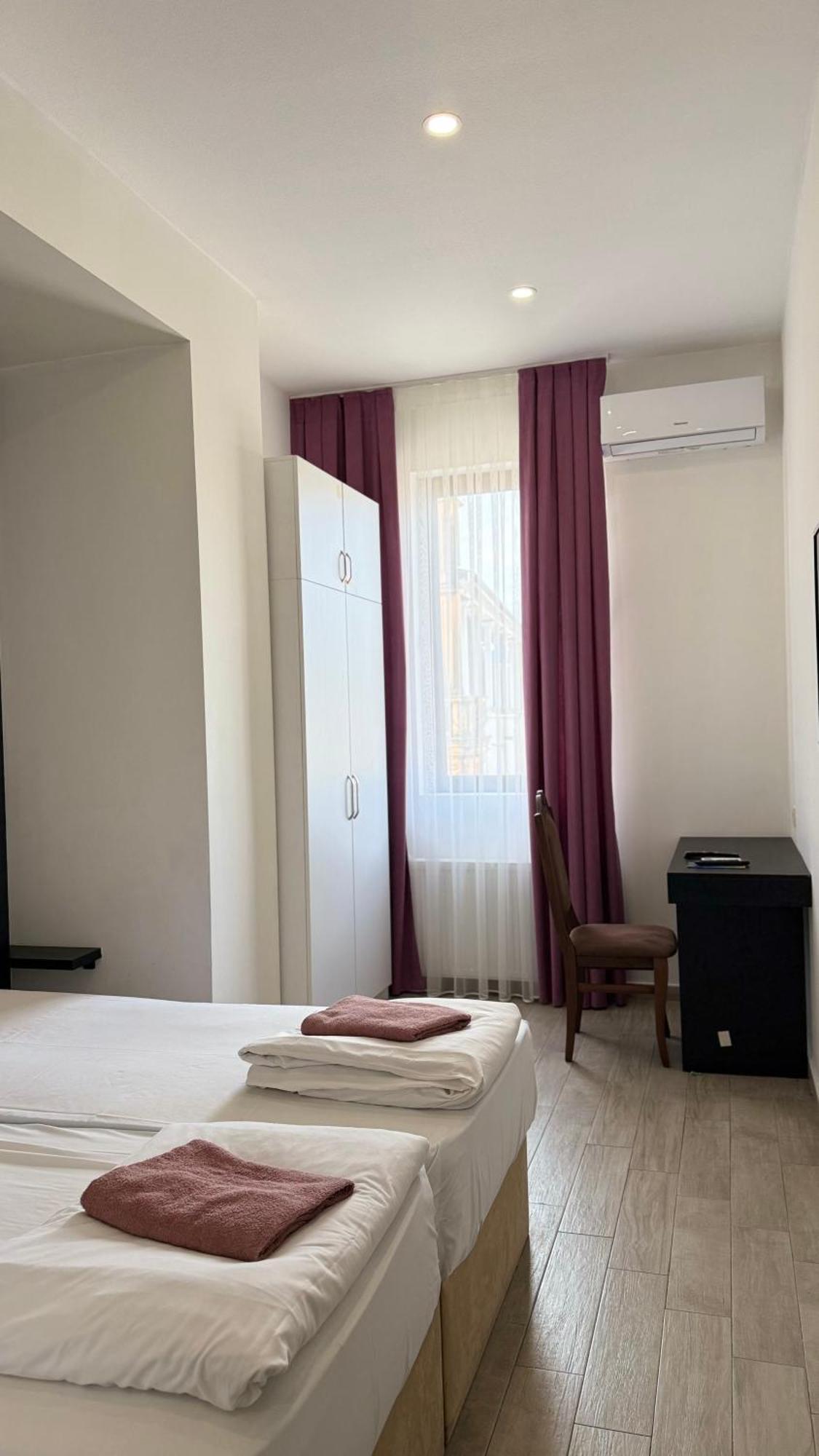 Starhostel Кутаїсі Екстер'єр фото