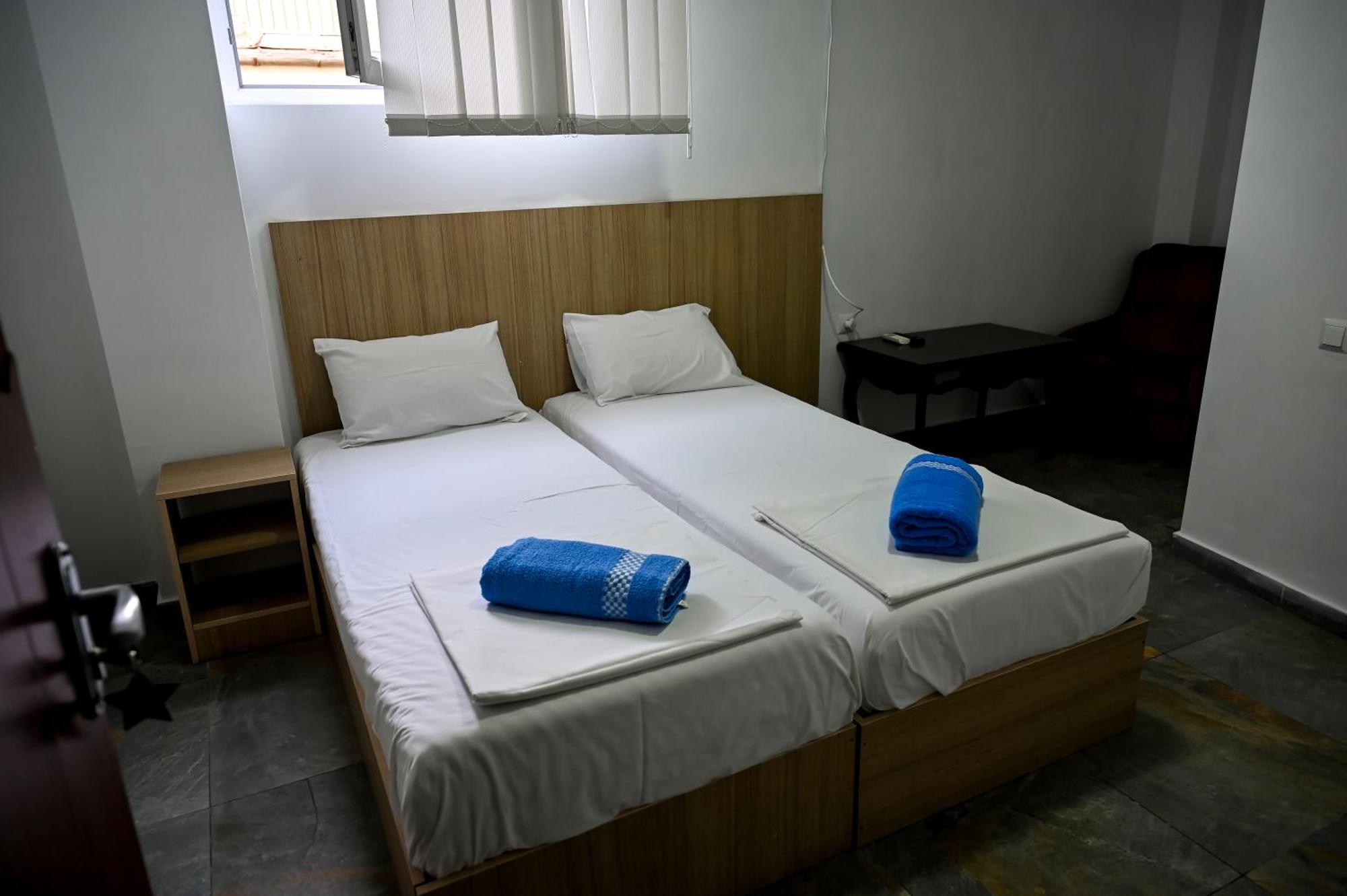 Starhostel Кутаїсі Екстер'єр фото