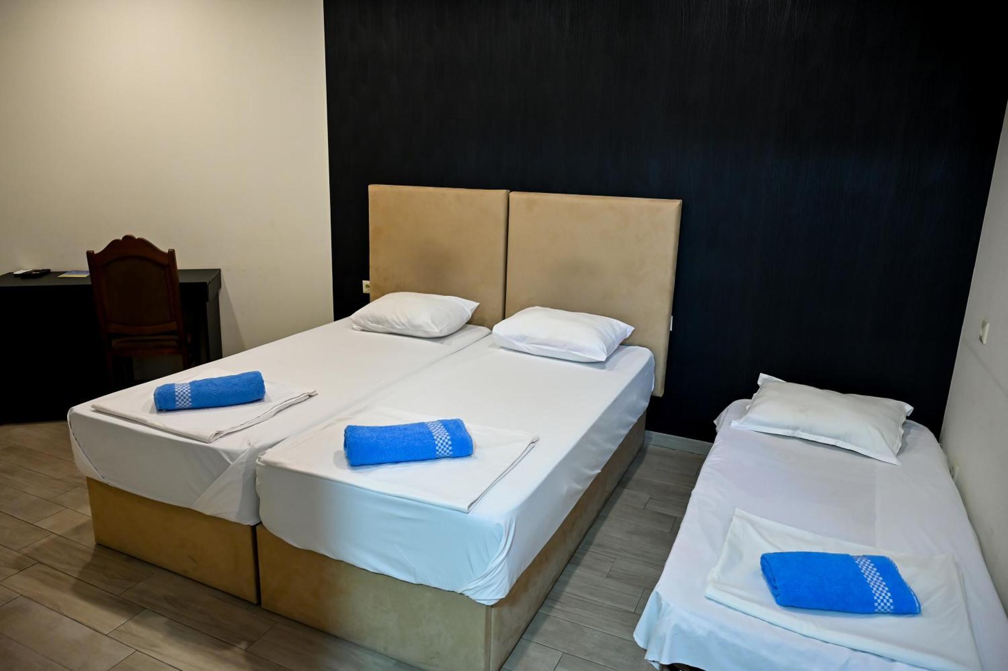 Starhostel Кутаїсі Екстер'єр фото