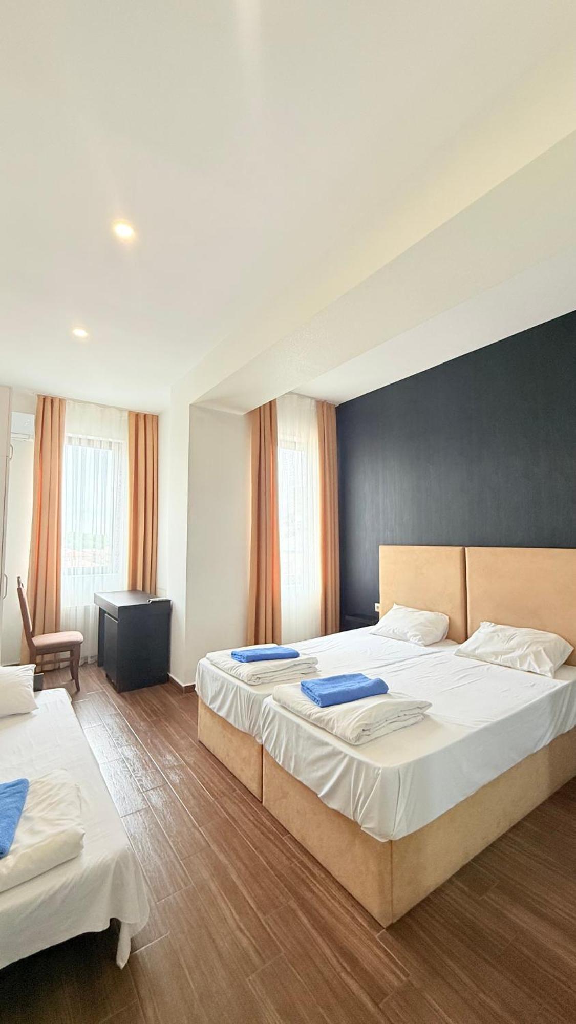 Starhostel Кутаїсі Екстер'єр фото