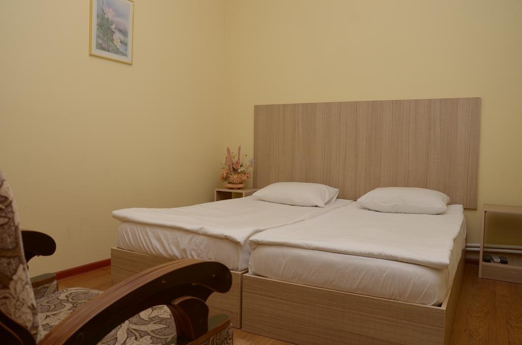 Starhostel Кутаїсі Екстер'єр фото