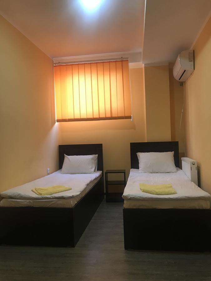 Starhostel Кутаїсі Екстер'єр фото